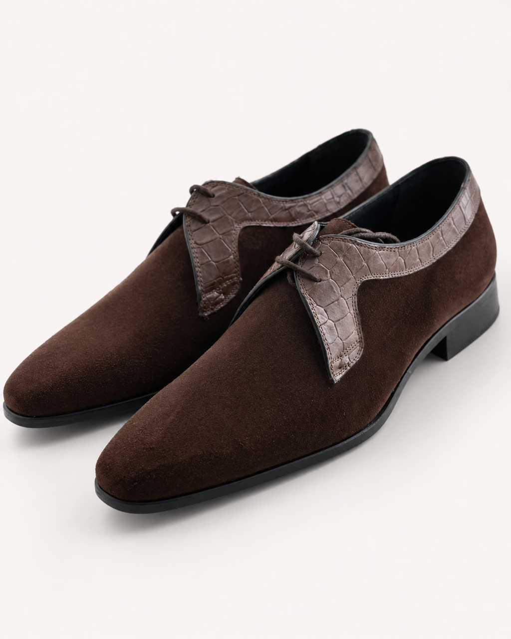 Derbies Heyraud en Daim Marron à Empiècements Effet Crocodile