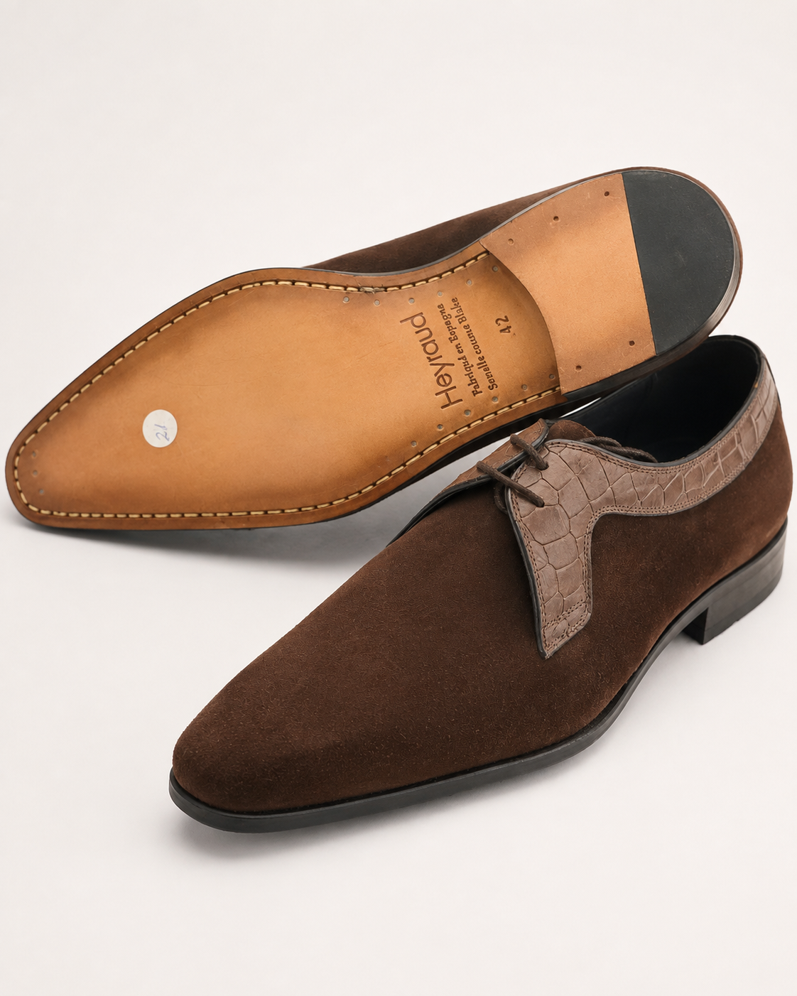Derbies Heyraud en Daim Marron à Empiècements Effet Crocodile